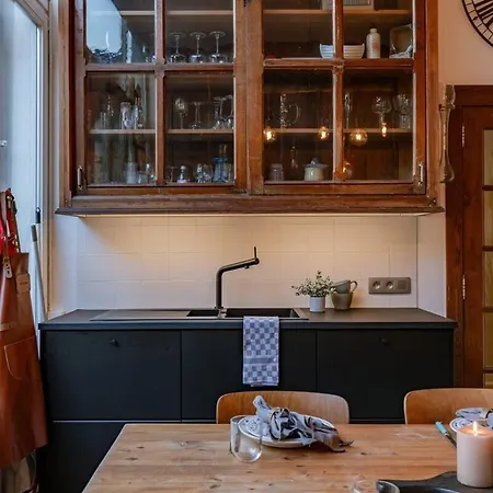 With Courtyard In Top Location In