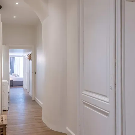 With Courtyard In Top Location In Apartment *
